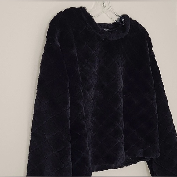 Zara Faux Fur Quilted Black Pullover - Picture 13 of 16